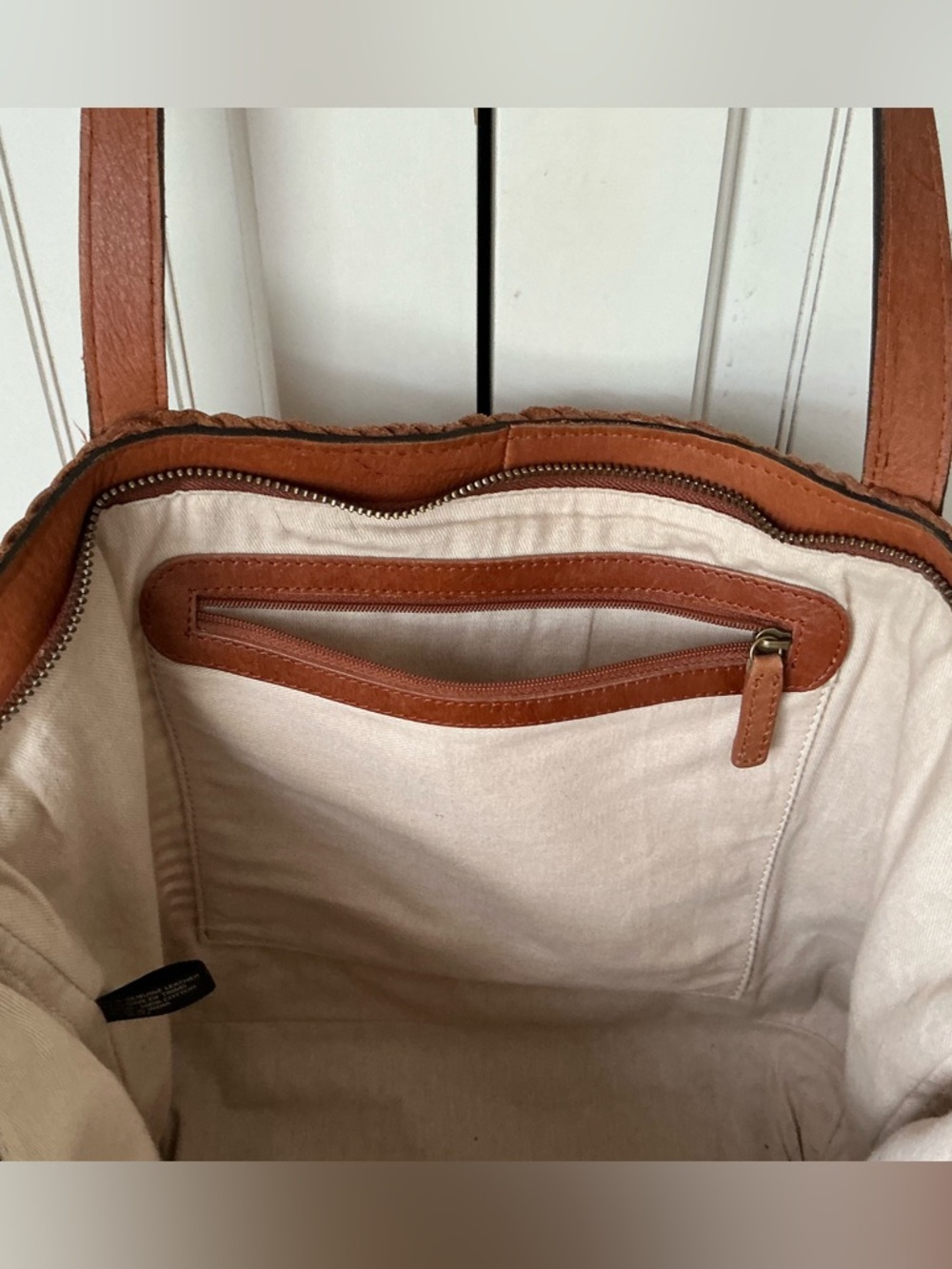 VEUC Woven Leather Zip Top Tote Handbag ๐ - Picture 7 of 13